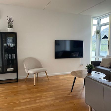 Unique Sea & Landscape View And Spacious Apartment Klaksvík エクステリア 写真