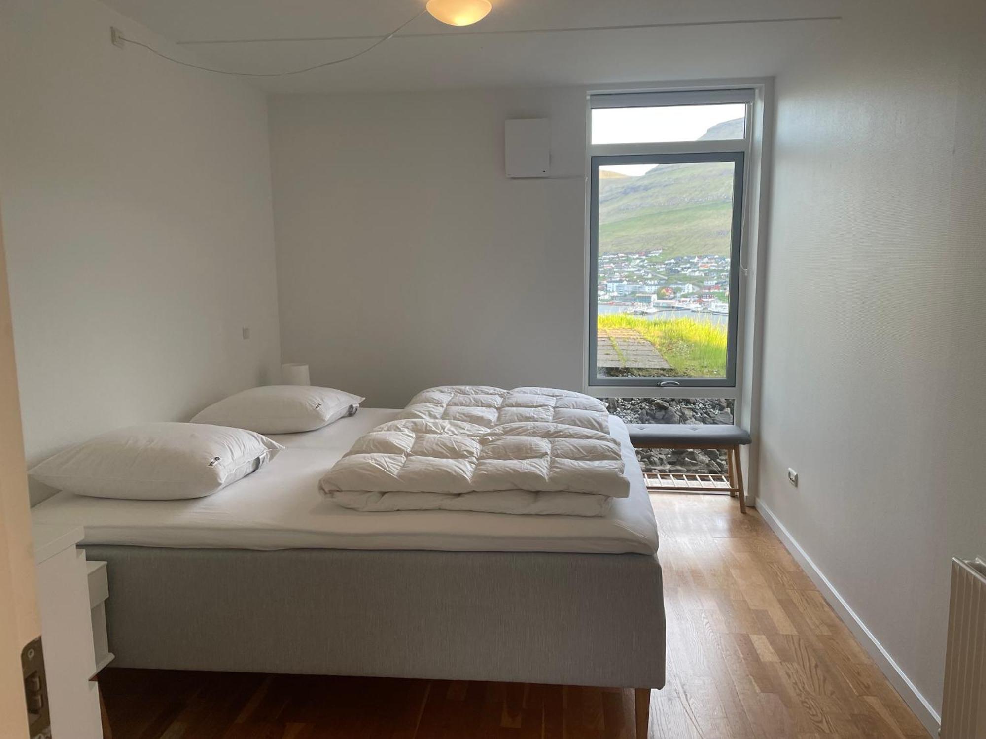 Unique Sea & Landscape View And Spacious Apartment Klaksvík エクステリア 写真
