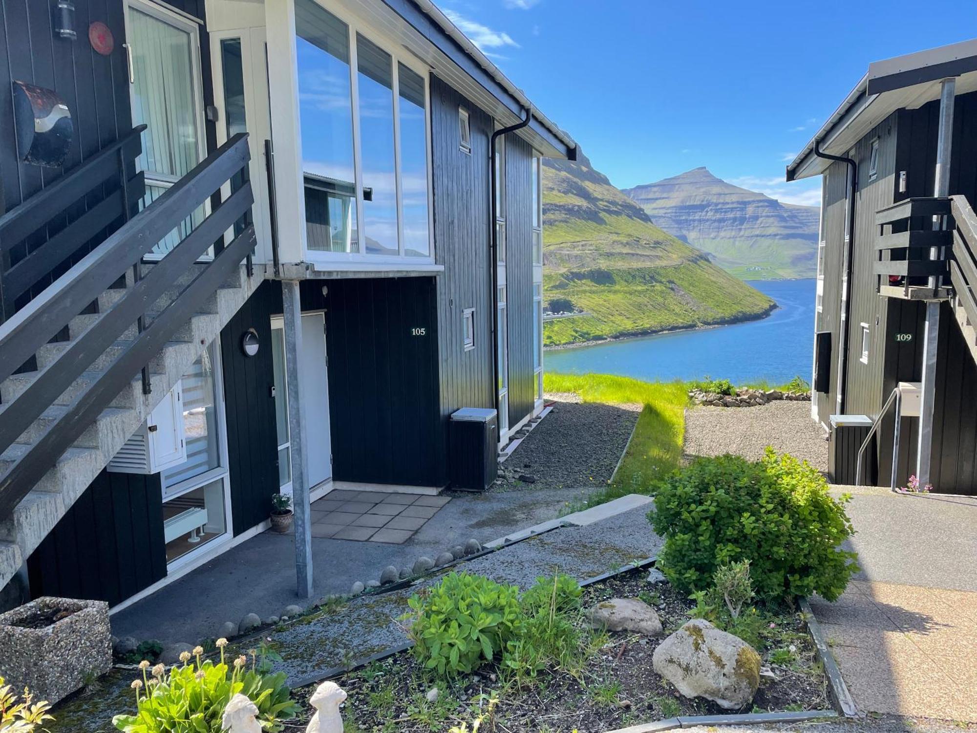 Unique Sea & Landscape View And Spacious Apartment Klaksvík エクステリア 写真